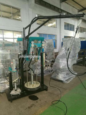 Manueller Betrieb der vertikalen Isolierglas-Versiegelungsmaschine