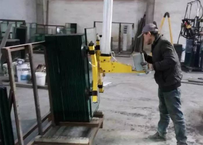 Anhebende freitragende isolierende Glasfertigungsstraße des Kran-800KG und Glaskran mit vier Saugern