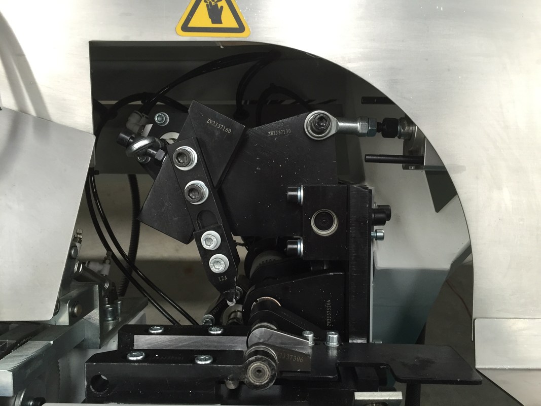 Soemisolierende Glasdistanzscheiben-verbiegende Maschine in der blauen und weißen Farbe