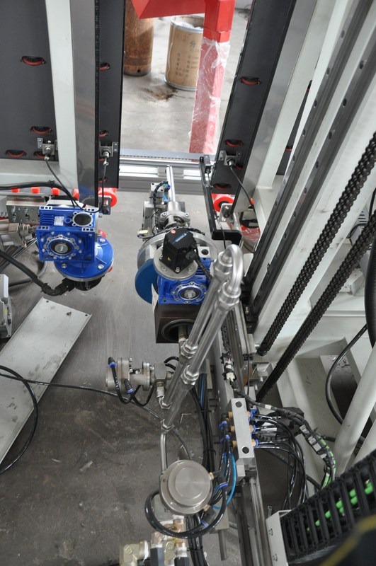 Maximale Glas-vertikale isolierende Glasmaschine Szie 2500*4500mm/Doppelt-Glasmaschinen-Dichtungs-Roboter