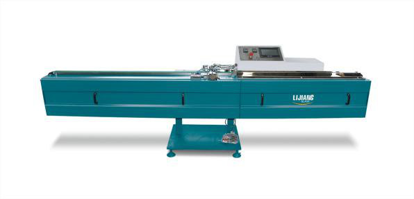 Wird Butylmaschine des extruders LJTB01 für Aluminiumdistanzscheibenrahmen gleichmäßig verbreiten mit heißem Schmelzbutyl benutzt,