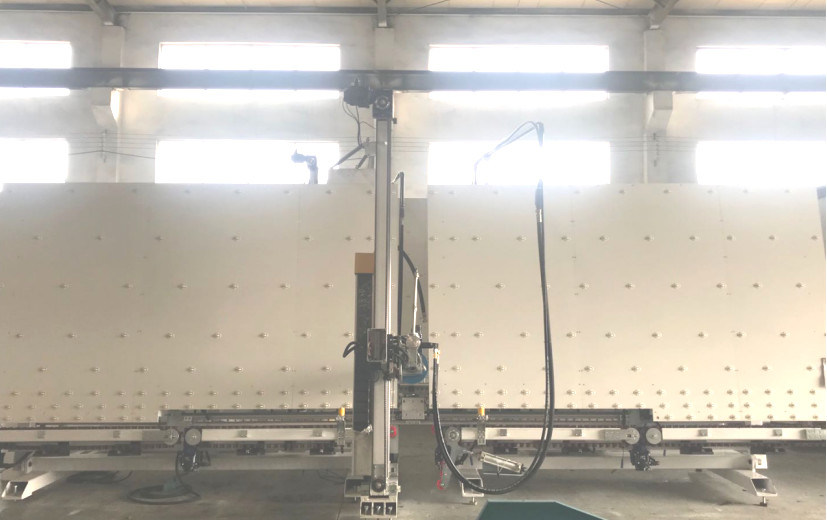 Automatische isolierende Glasdichtungs-Roboter-Maschine für 3 oder 4 - mit Seiten versehener Schritt-Glas