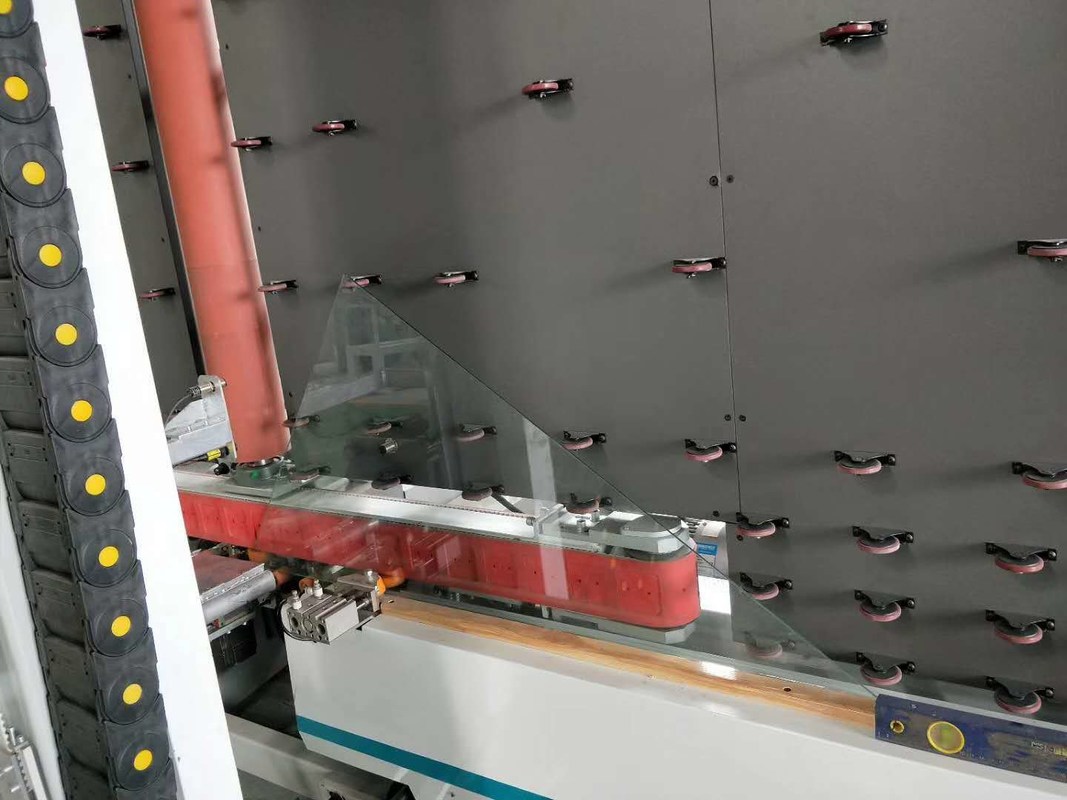 Automatische niedrige Glasschicht-Kantenschleifmaschine E für Streichung niedrigen e-Filmes