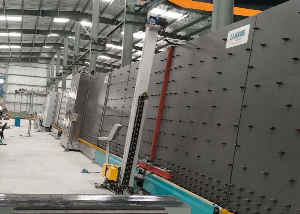 Automatische 2500mm doppelte versiegelnde Roboter-Teilmaschine für hohles Glas-die isolierende doppelte Glas-Glasverarbeitung