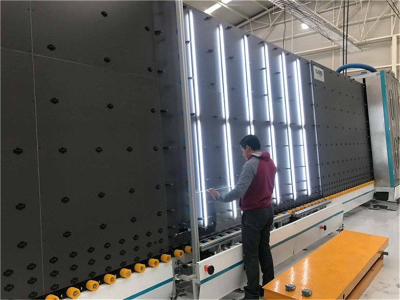 3-15mm flache isolierende Glasfertigungsstraße mit niedrigen E weichen Reinigungs-Bürsten 3 Paar-