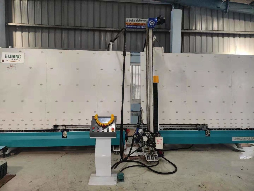 Stärke 12-56 Millimeter Glasdichtungs-Maschine für Silikon-isolierenden Glasdichtungs-Roboter