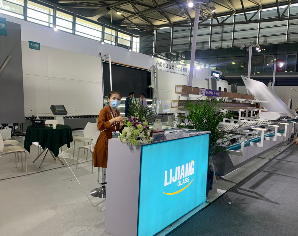 Flache drückende externe Laminierungs-isolierende Glasfertigungsstraße-Maschinerie mit Argon-Gas-Füllung