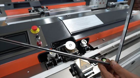 automatische Butylmaschine des extruder-47m/min für beschichtenden Aluminiumdistanzscheiben-Rahmen